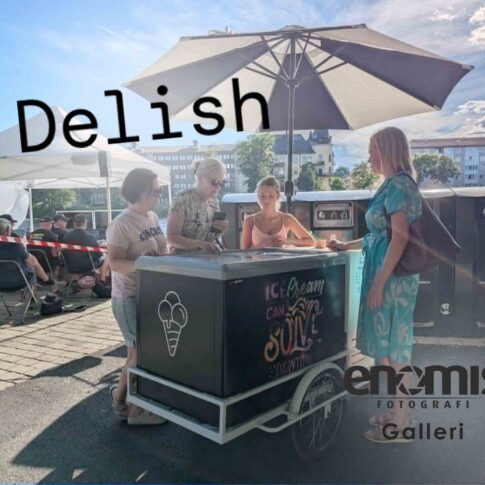 Delish kommer med sin glassvagn til vernissagen på Enomis Galleri den 14/8